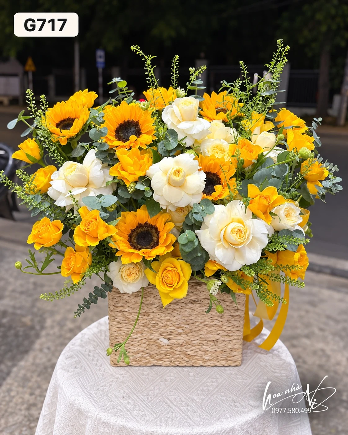 Giỏ hướng dương vàng kem · G717